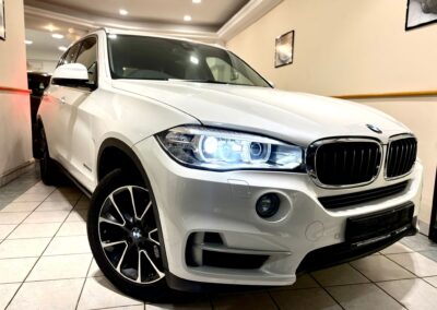 BMW X5. SE 2.5L diesel, automatic