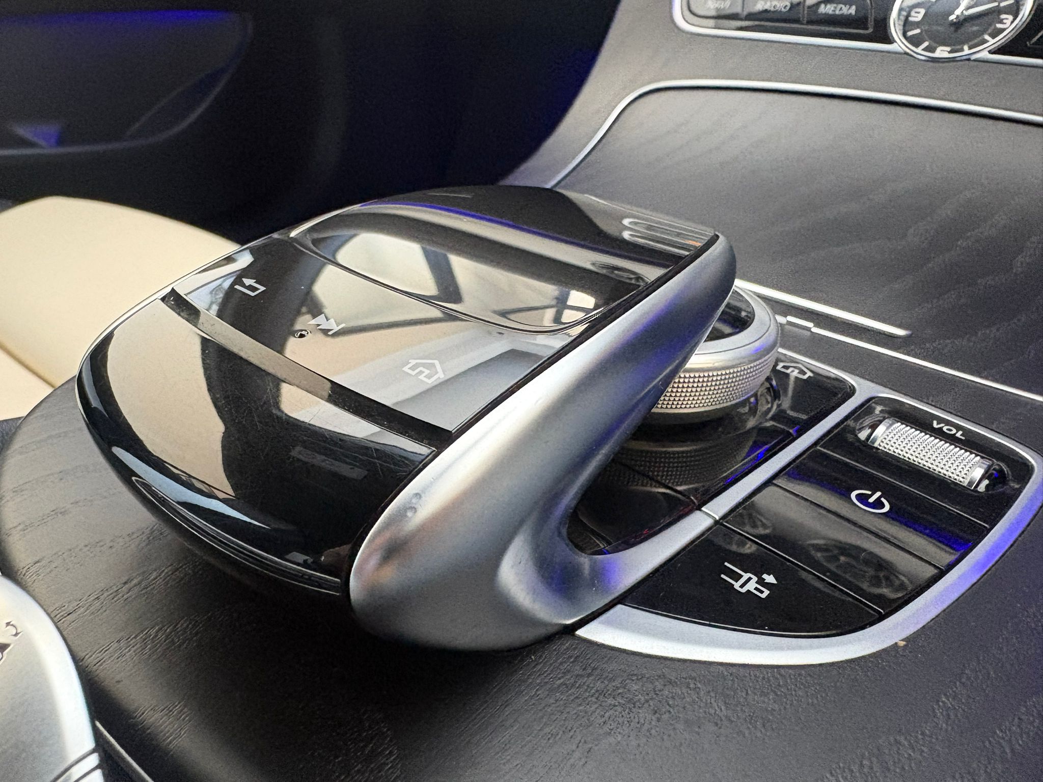 WhatsApp Image 2026-04-14 at 07.10.22 (2)