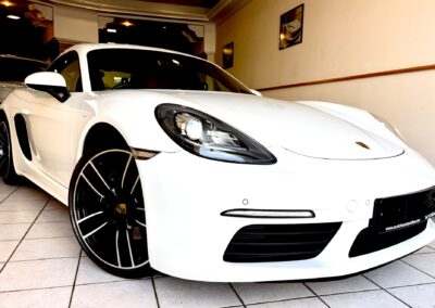 Porsche 718 Cayman